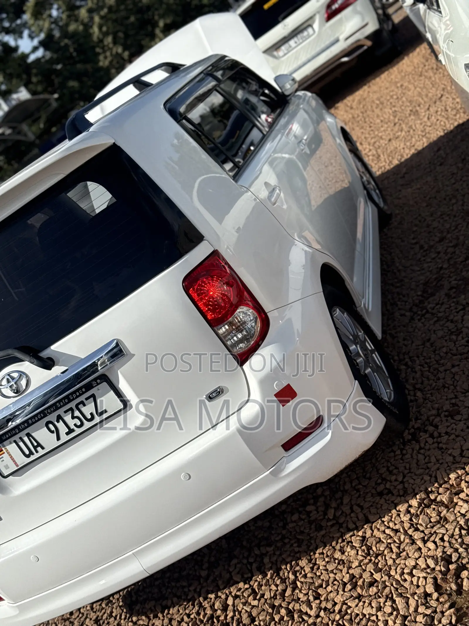 Toyota Corolla Rumion Hatchback 1.5 FWD 2011 White