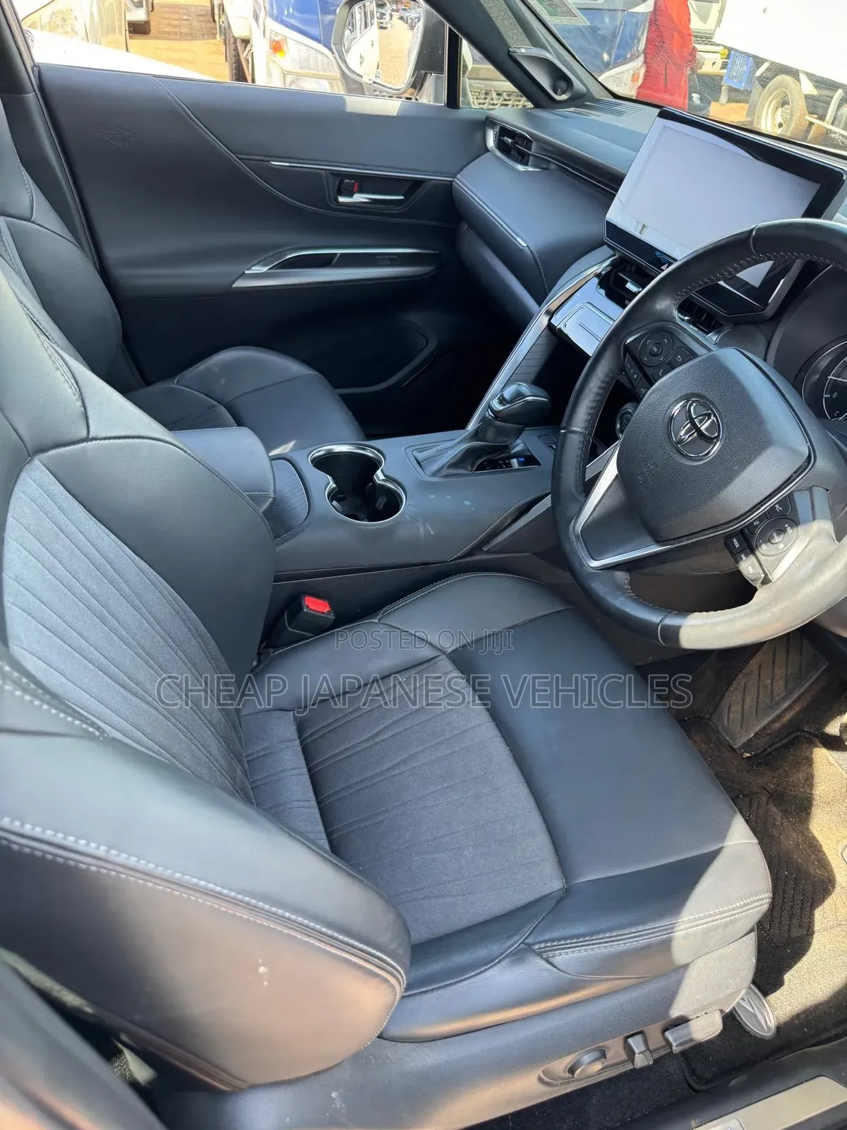 Toyota Harrier 2.0 2020 White