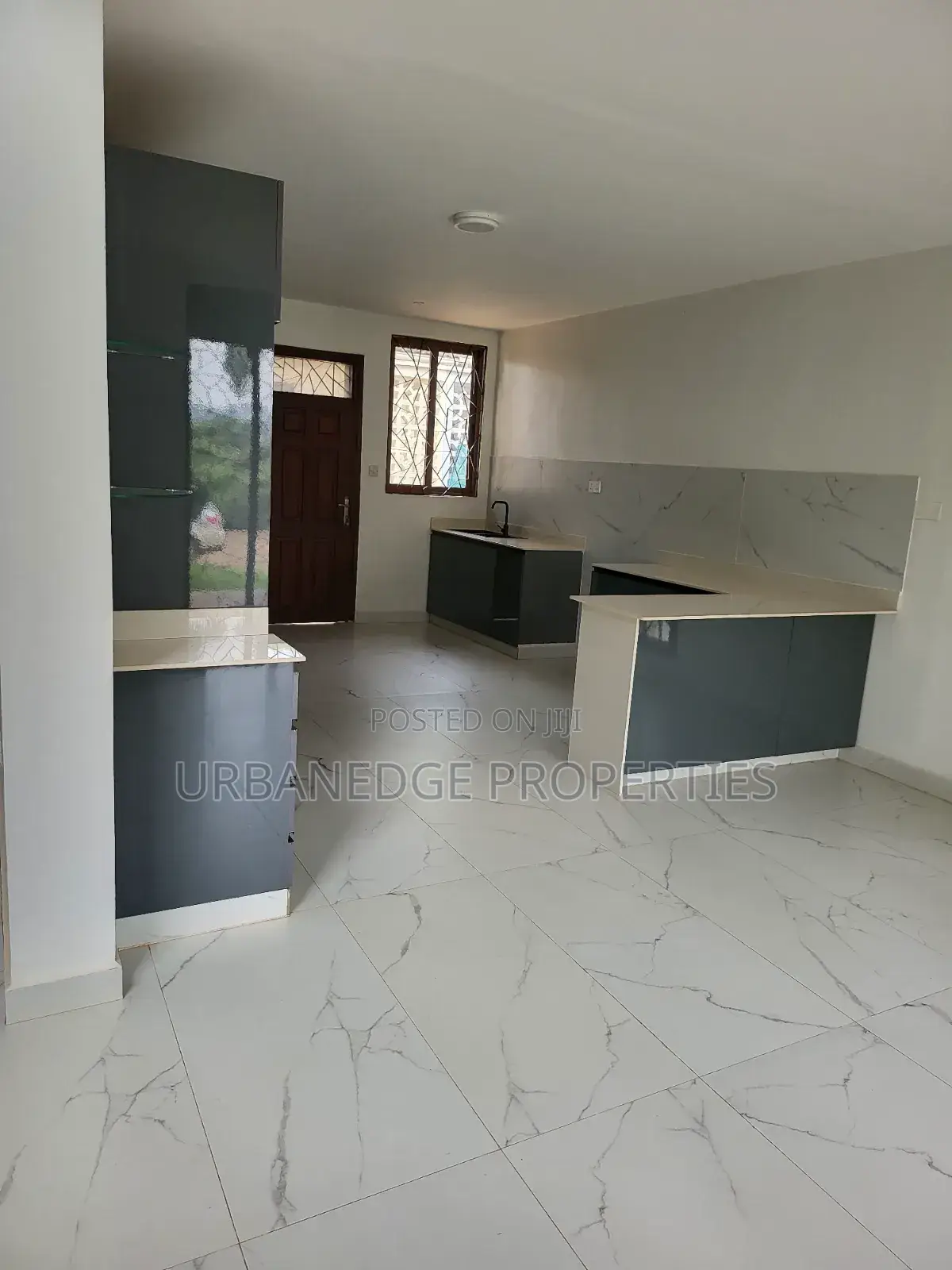 3bdrm Villa in Muyenga, Central Division for rent