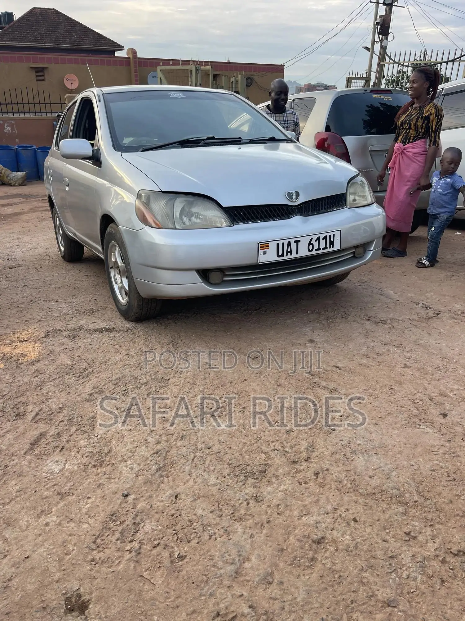 Toyota Platz 2000 Silver