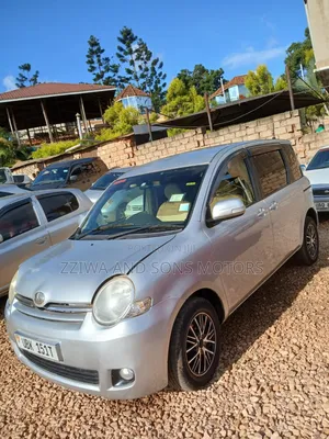 Toyota Sienta 1.5 AWD 2009 Silver