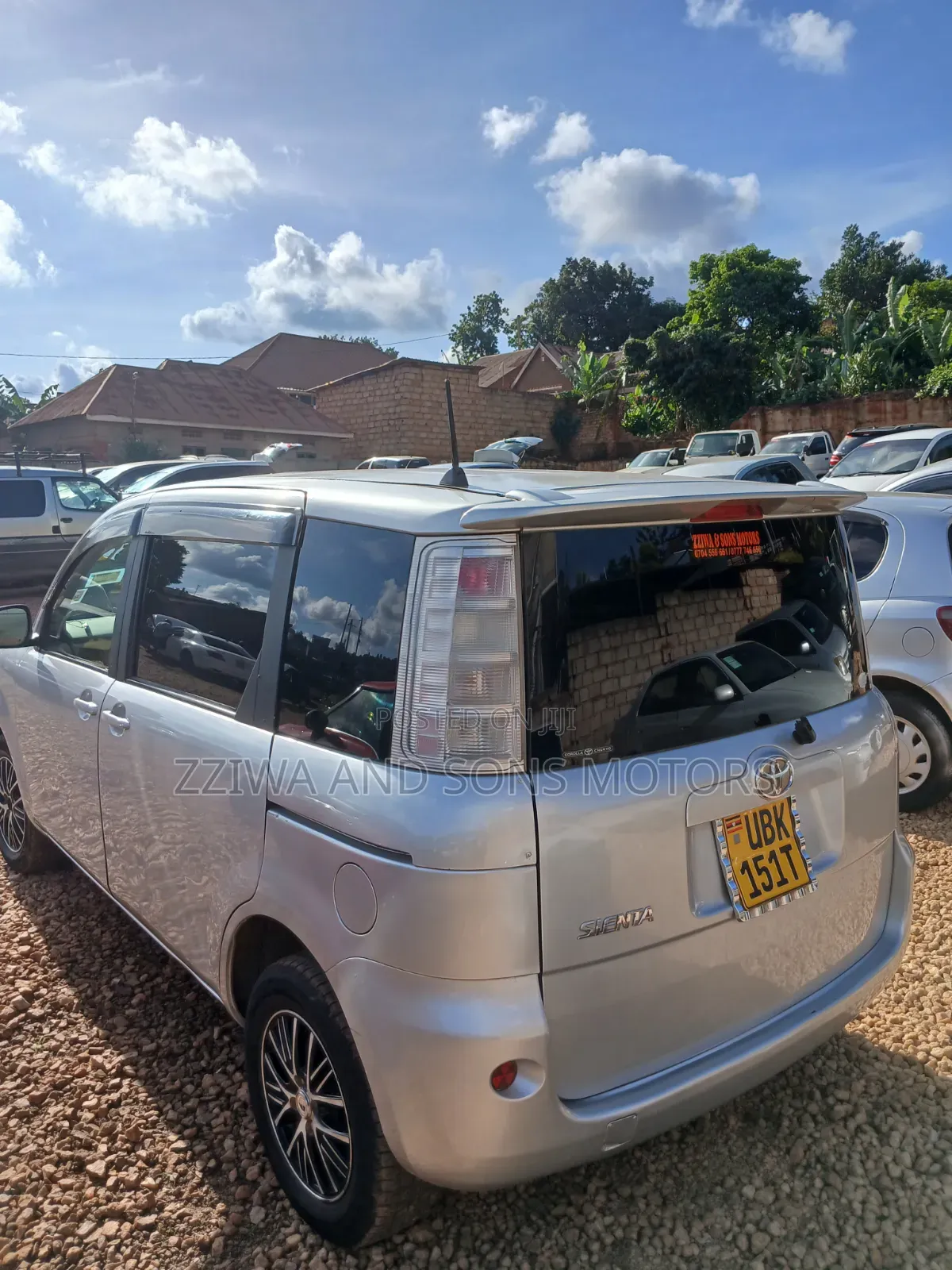 Toyota Sienta 1.5 AWD 2009 Silver