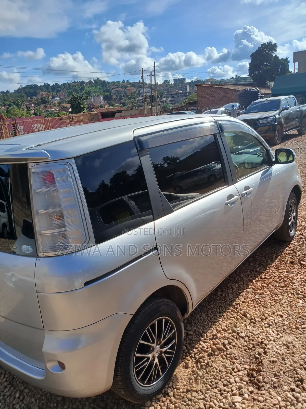 Toyota Sienta 1.5 AWD 2009 Silver