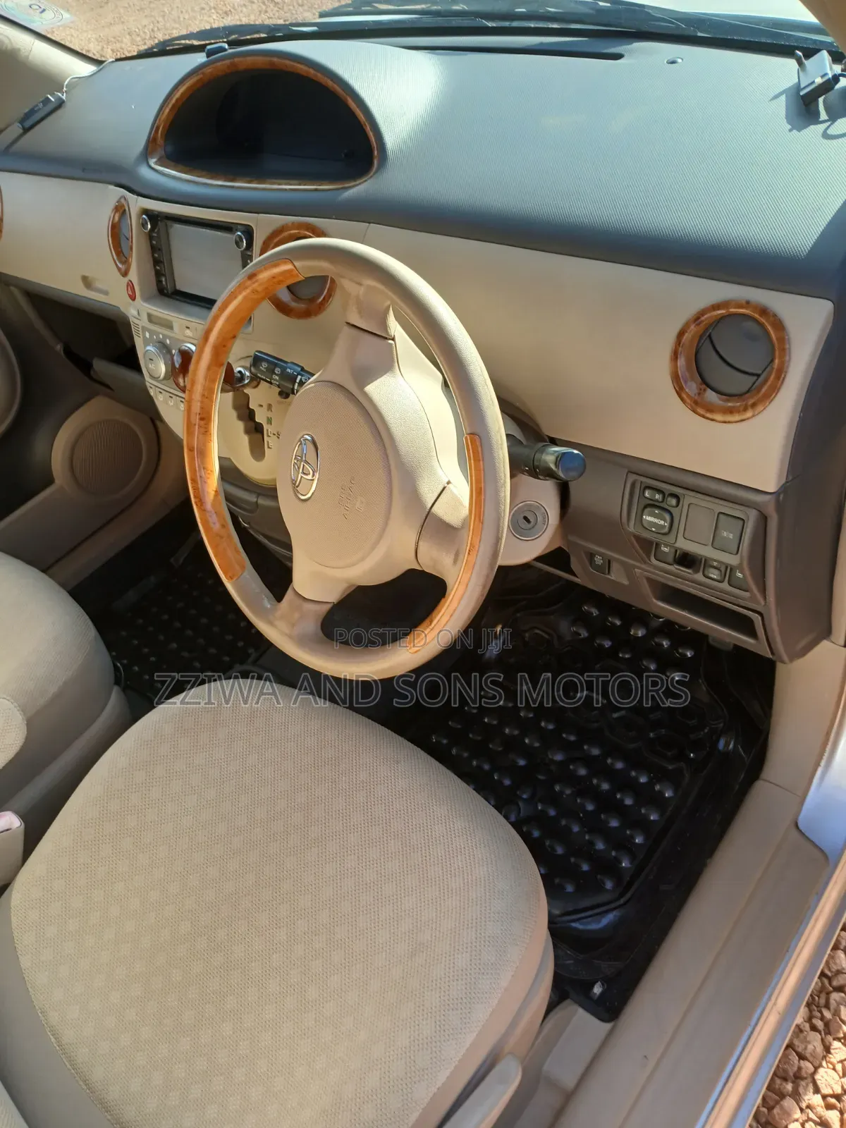 Toyota Sienta 1.5 AWD 2009 Silver