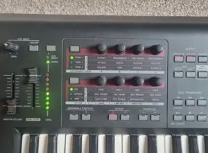 Yamaha Mox6 Synthesiser Keyboard Piano