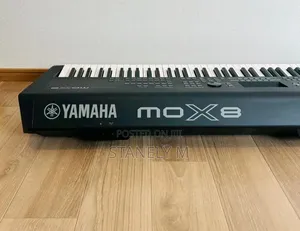 Yamaha Mox8 Synthesiser Keyboard Piano