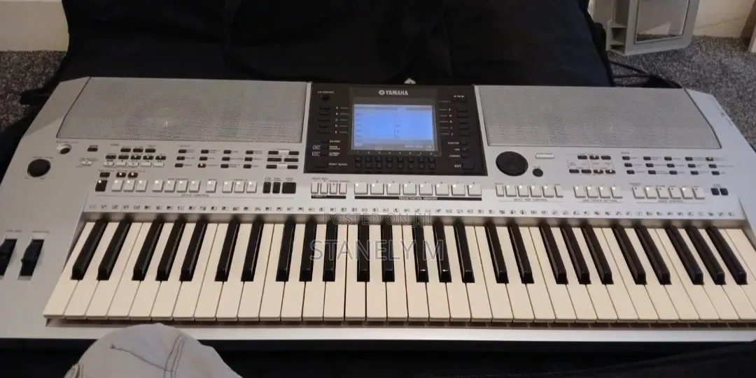 Yamaha PSR S900 Keyboard Piano