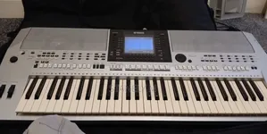 Yamaha PSR S900 Keyboard Piano