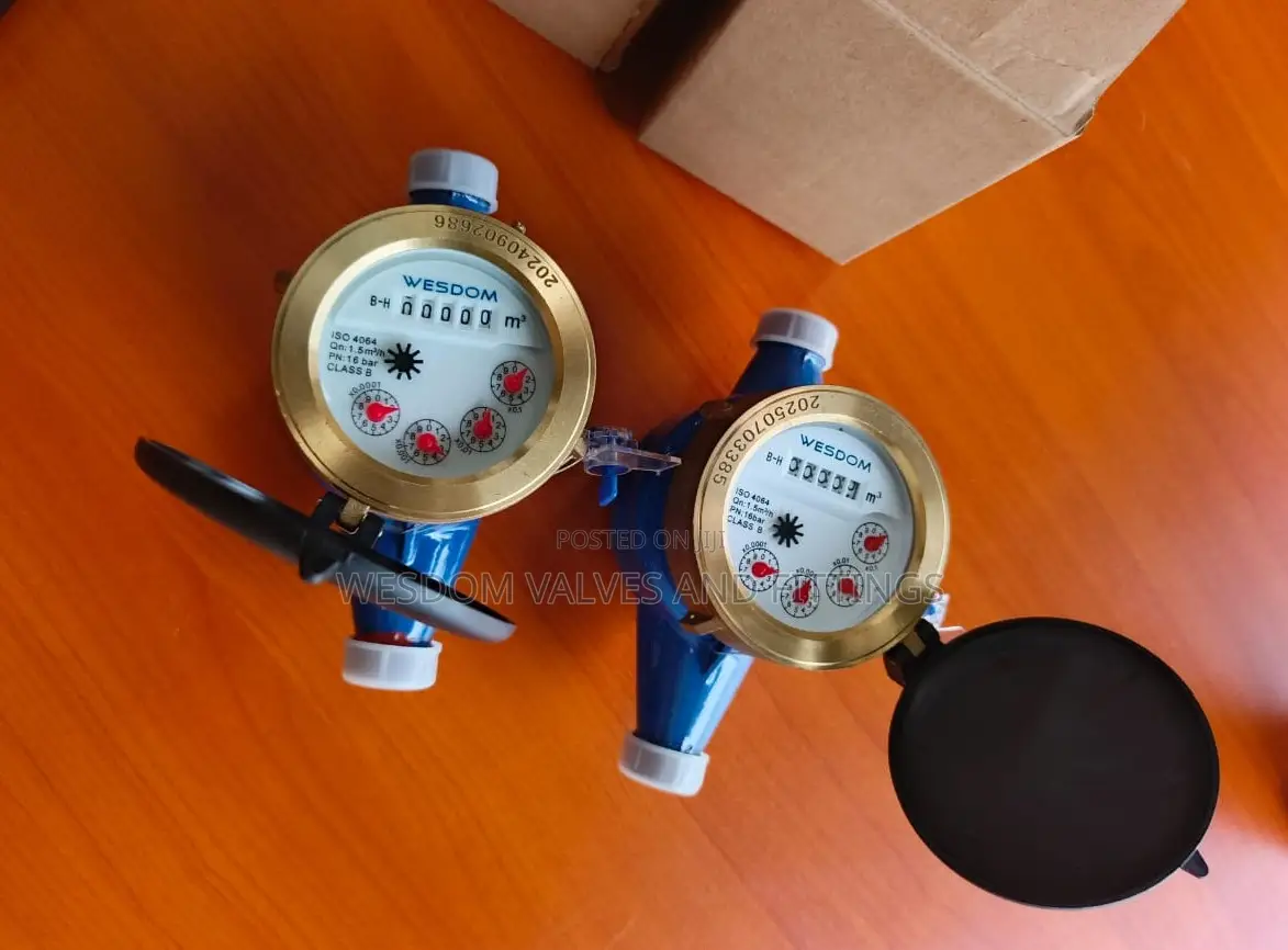 Water Meter With 4 Red Wheels: Read Every Drop Precisely