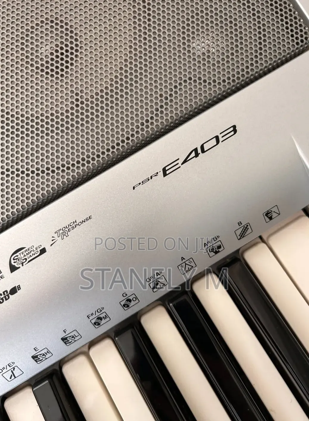 Yamaha PSR E403 Keyboard Piano