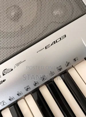 Yamaha PSR E403 Keyboard Piano