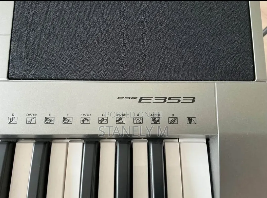 Yamaha PSR E353 Keyboard Piano