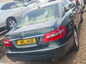 Mercedes-Benz E300 2010 Green