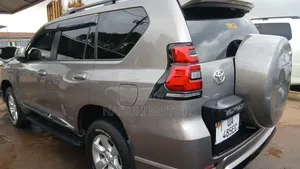 Toyota Land Cruiser Prado 2015 Gray