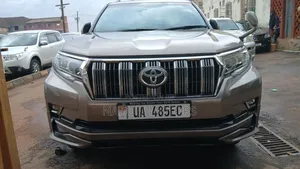 Toyota Land Cruiser Prado 2015 Gray