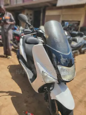 Yamaha Majesty 2016 White