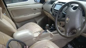 Toyota Hilux 2.5 Cab 2005 Gray