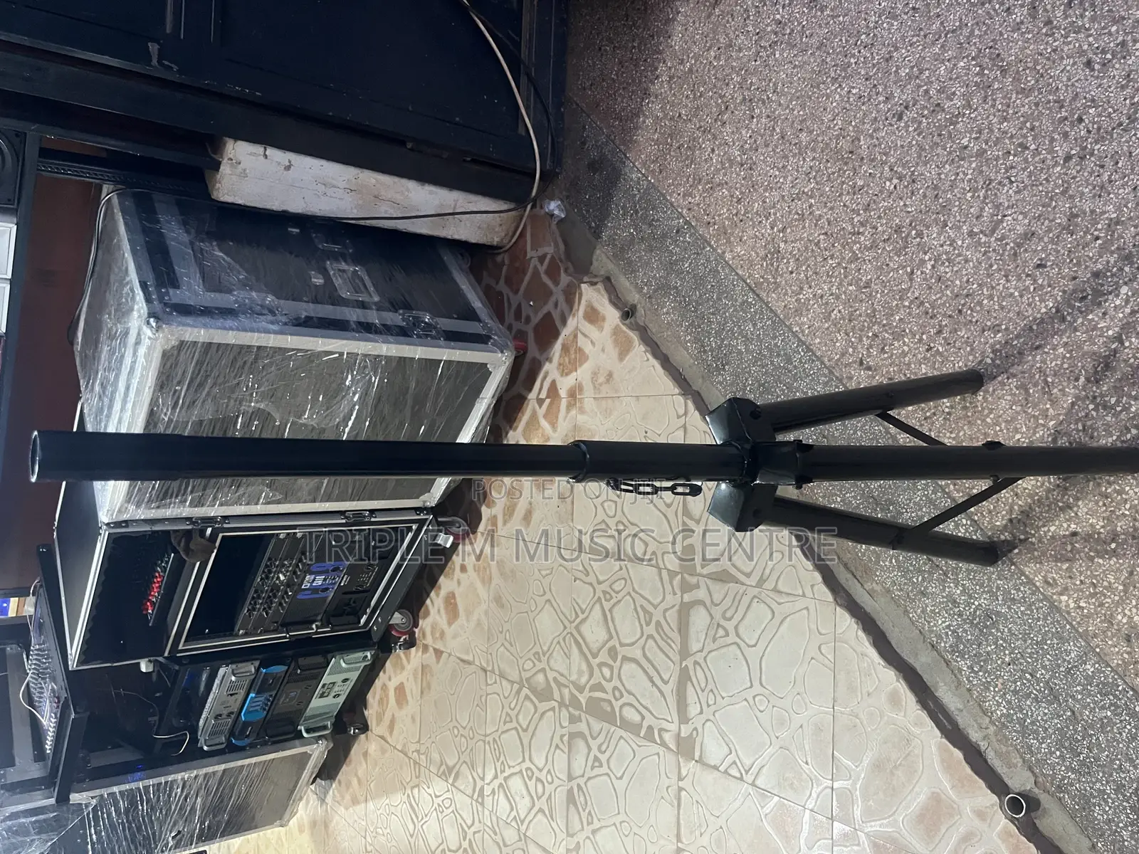 Speaker Stand Local