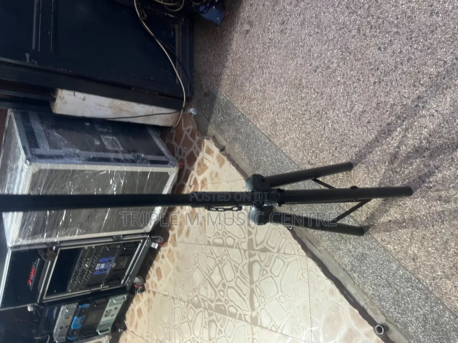 Speaker Stand Local