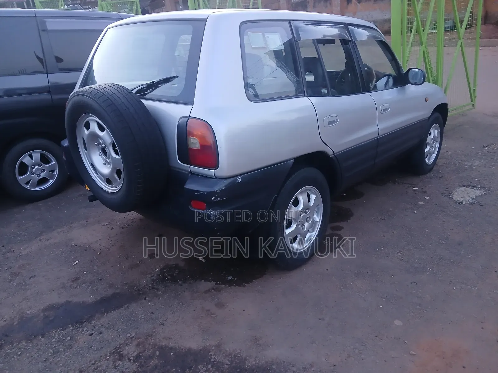 Toyota RAV4 Base FWD 1999 White
