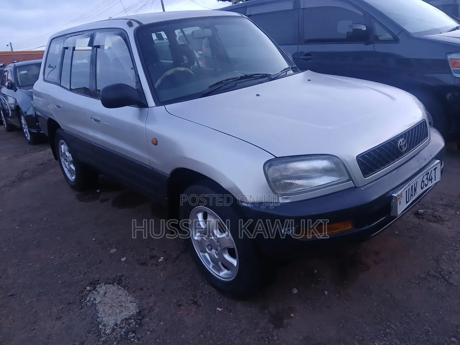 Toyota RAV4 Base FWD 1999 White