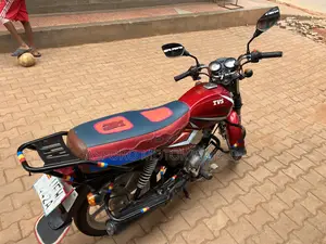 TVS HLX 125 2023 Red