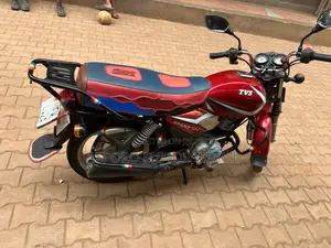 TVS HLX 125 2023 Red
