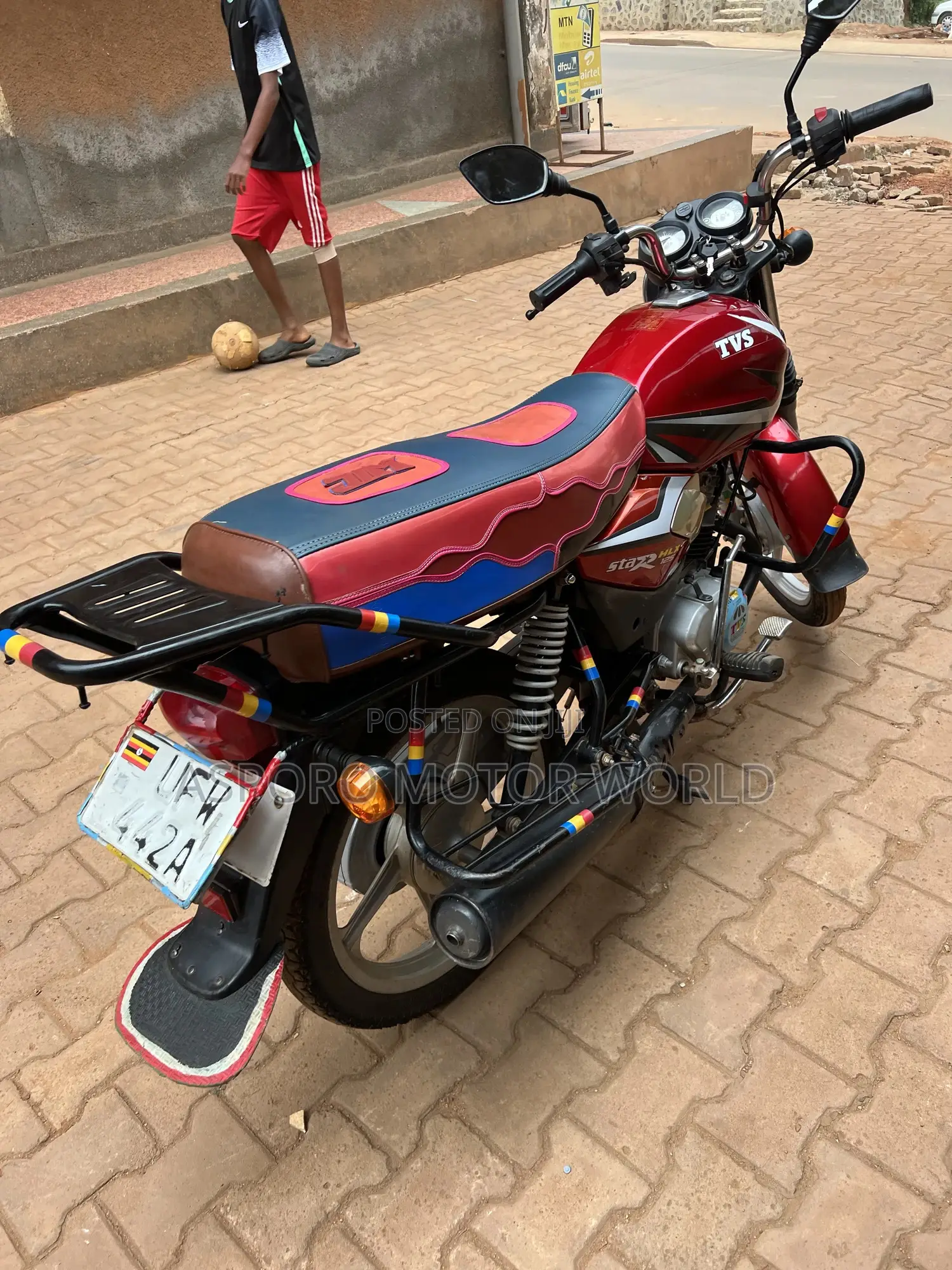 TVS HLX 125 2023 Red