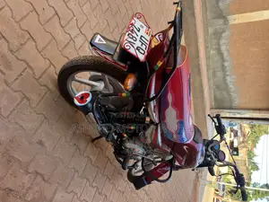 Bajaj CT 125X 2023 Red