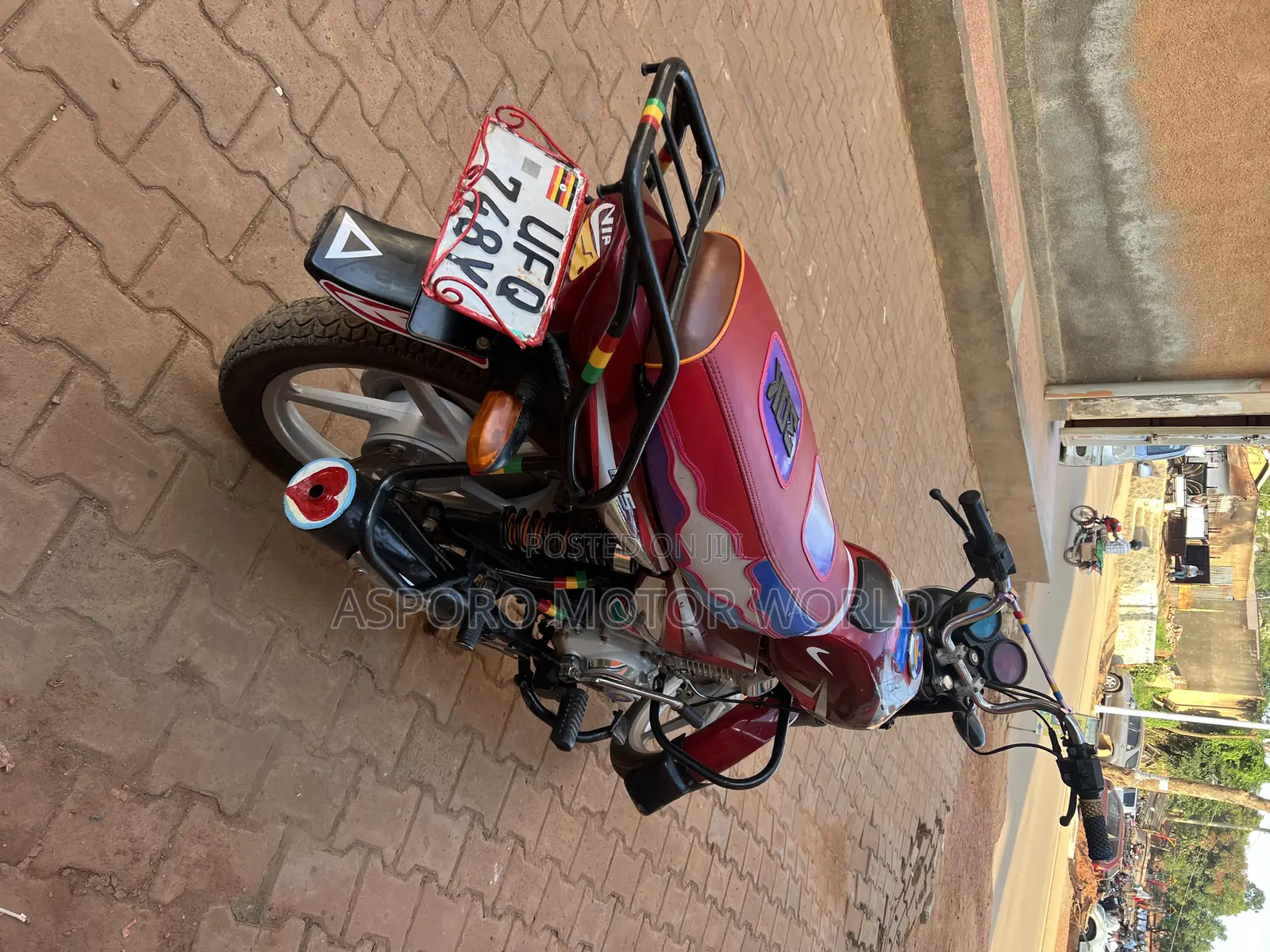 Bajaj CT 125X 2023 Red