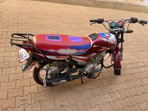Bajaj CT 125X 2023 Red