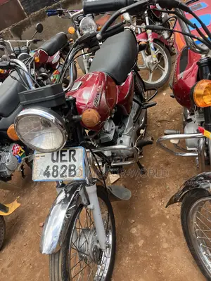 Bajaj Boxer 100 2021 Red