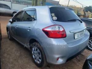 Toyota Auris 2012 Silver