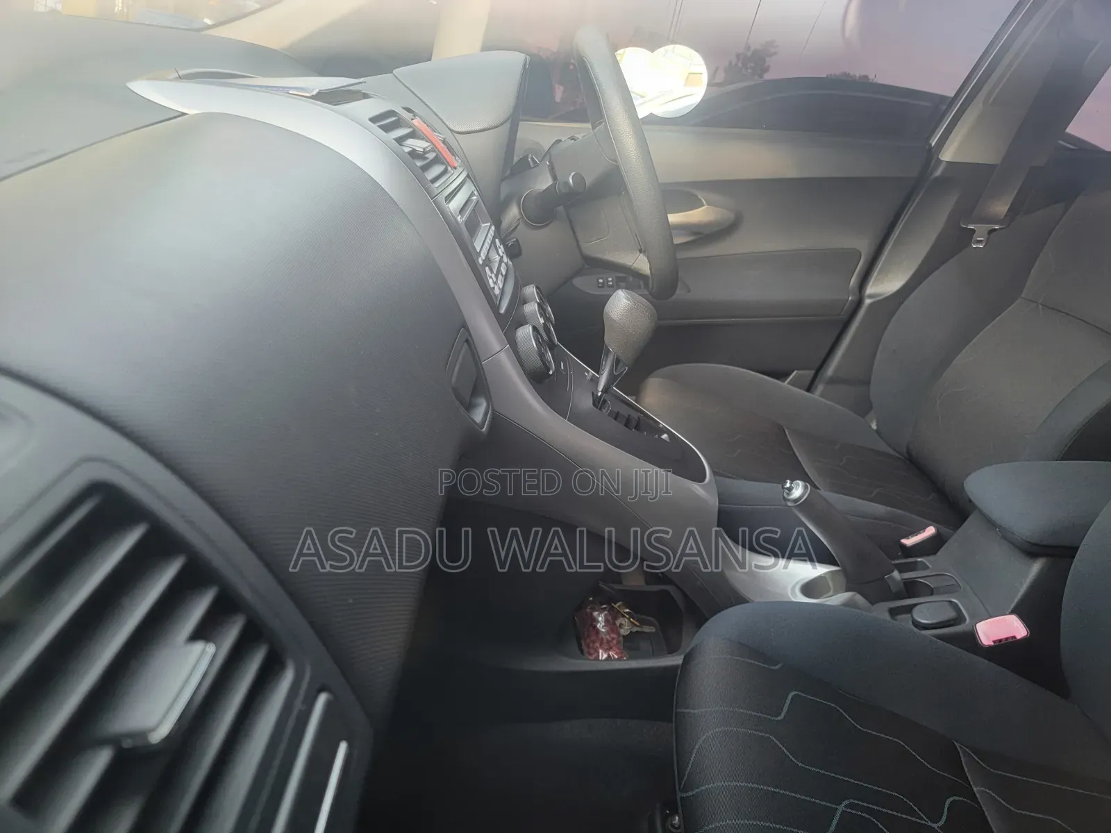 Toyota Auris 2012 Silver