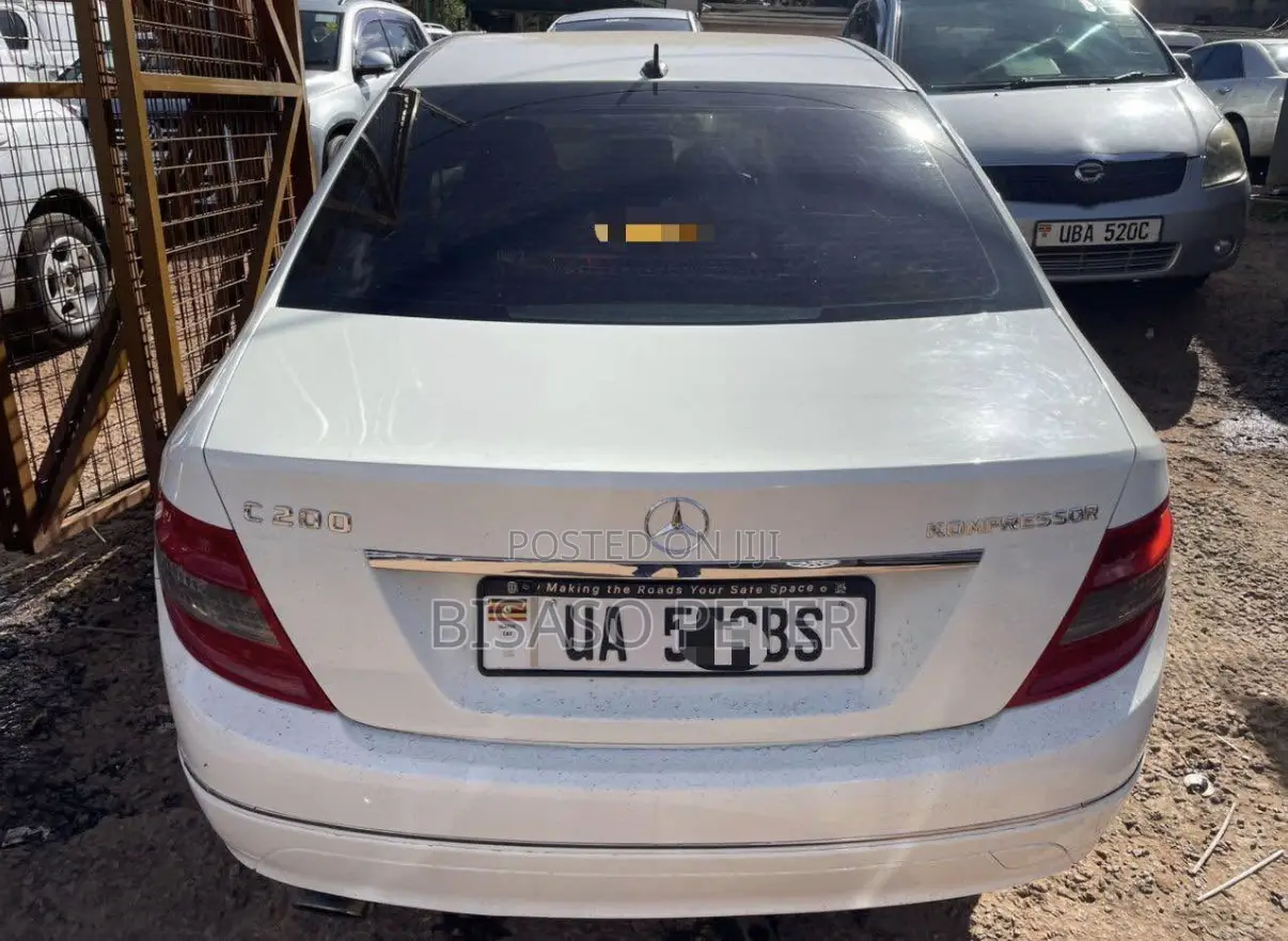 Mercedes-Benz C200 2010 White