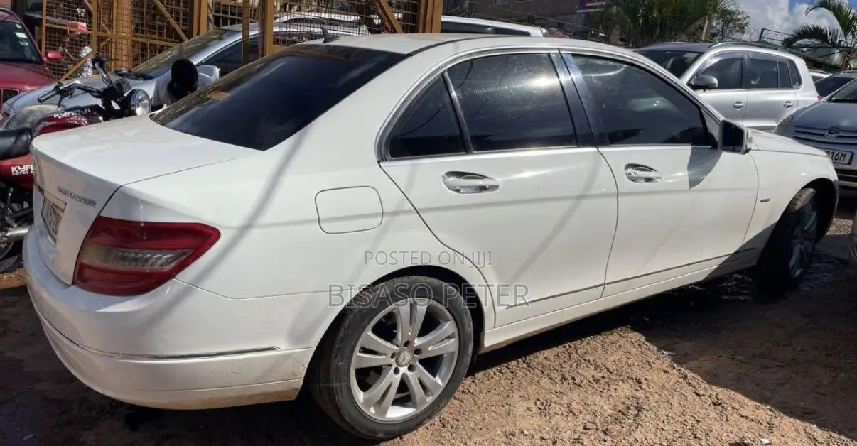 Mercedes-Benz C200 2010 White