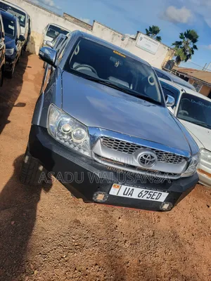 Toyota Hilux 2010 Silver