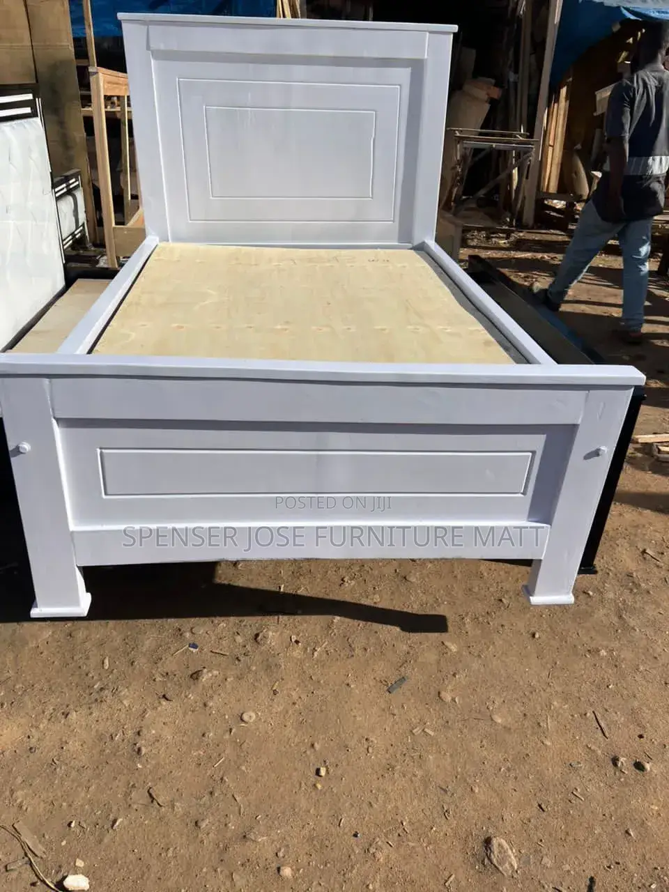 Queen Bed 4by6 White in Colour