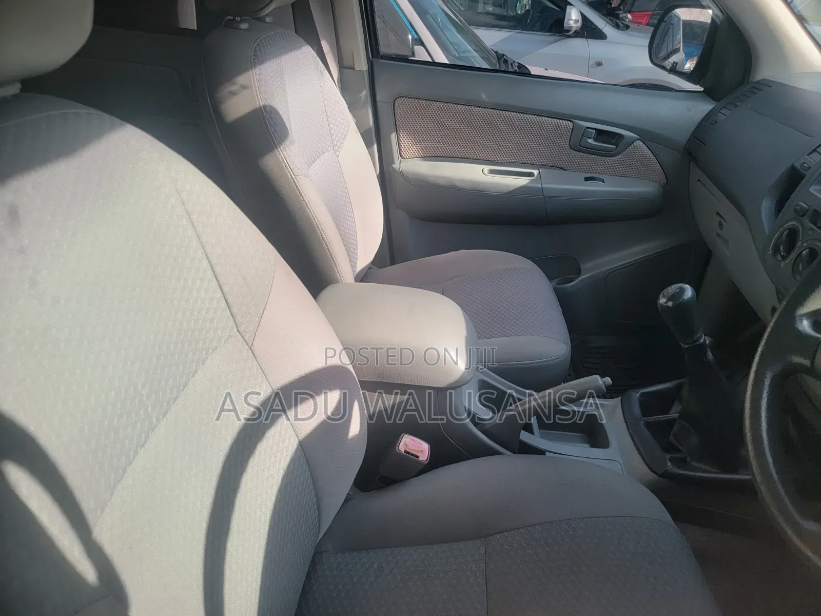 Toyota Hilux 2010 Silver