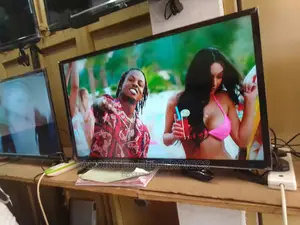 Smartec Flat Screen TV