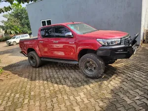 Toyota Hilux Rugged 4x4 2019 Maroon