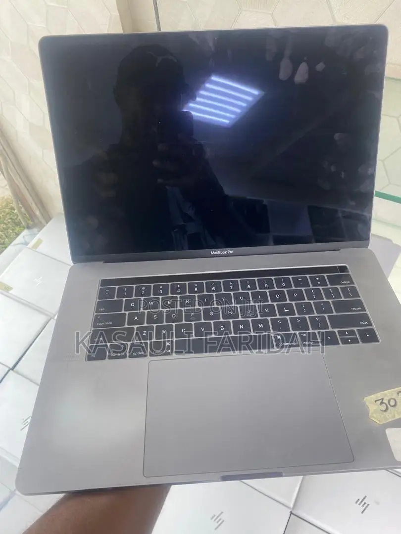 New Laptop Apple MacBook 2018 32GB Intel Core i7 HDD+SSD 1T