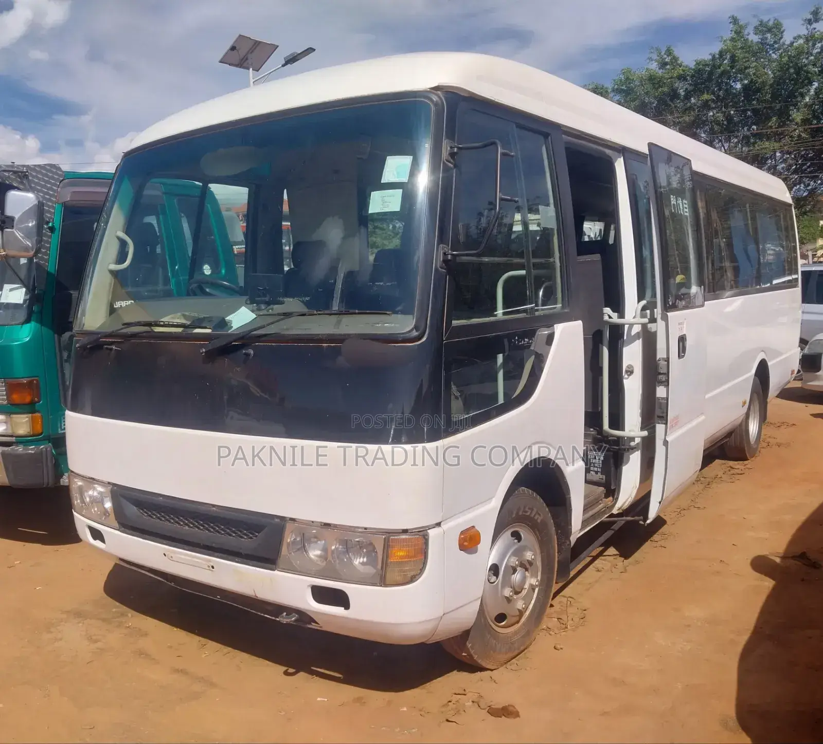 Mitsubishi Fuso Rosa 2016 White