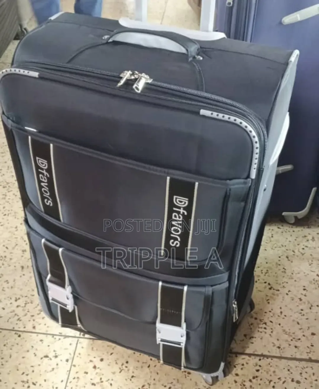 Dfavors Medium Suitcase