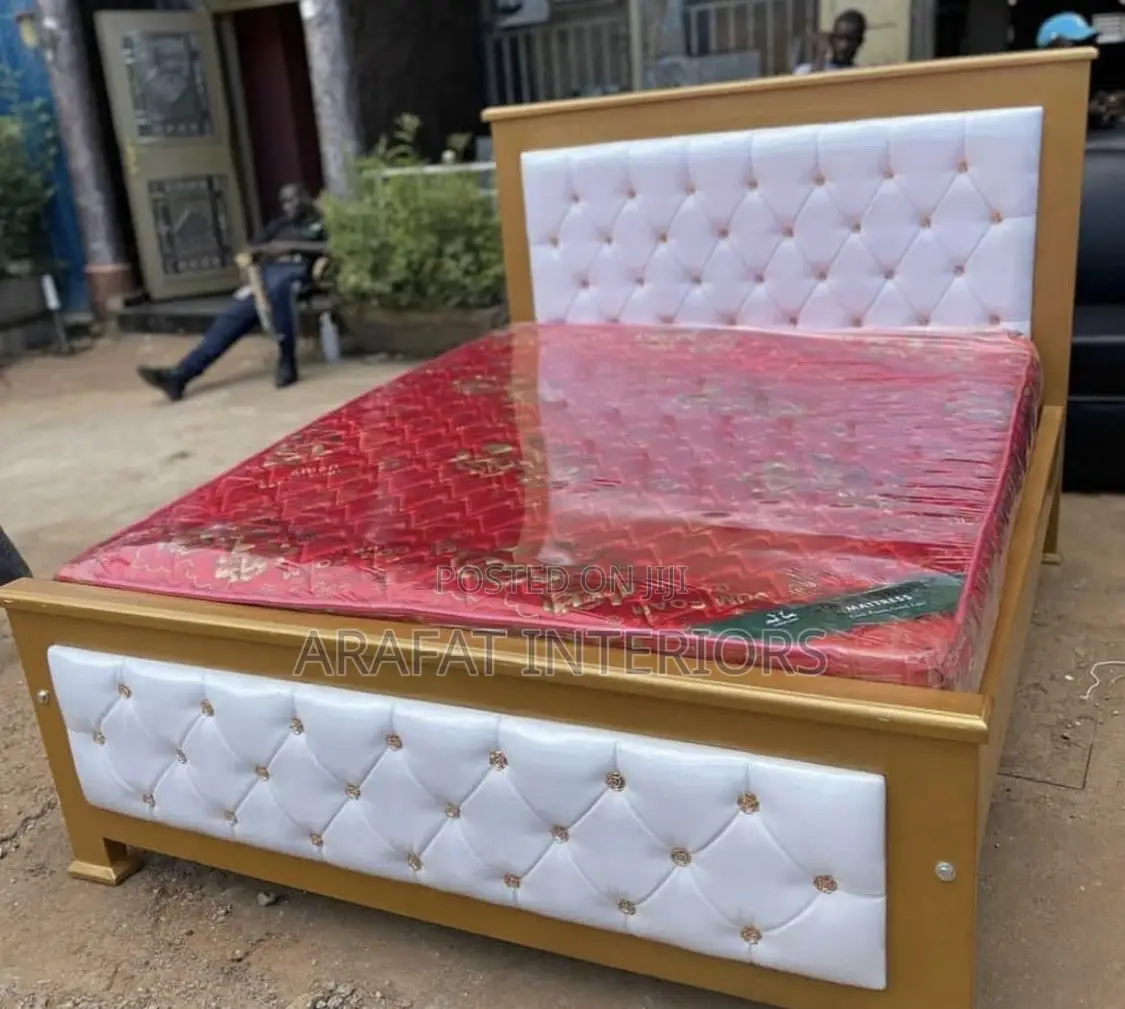5by6 Golden Ivory Tuft Bed