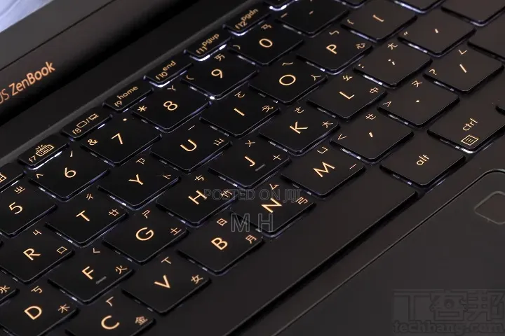 Laptop Asus ZenBook UX330UA 8GB Intel Core i5 SSD 512GB