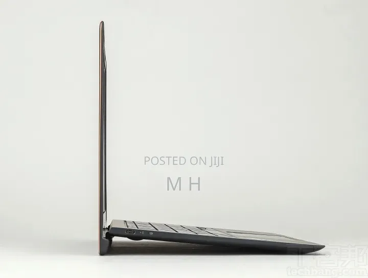 Laptop Asus ZenBook UX330UA 8GB Intel Core i5 SSD 512GB