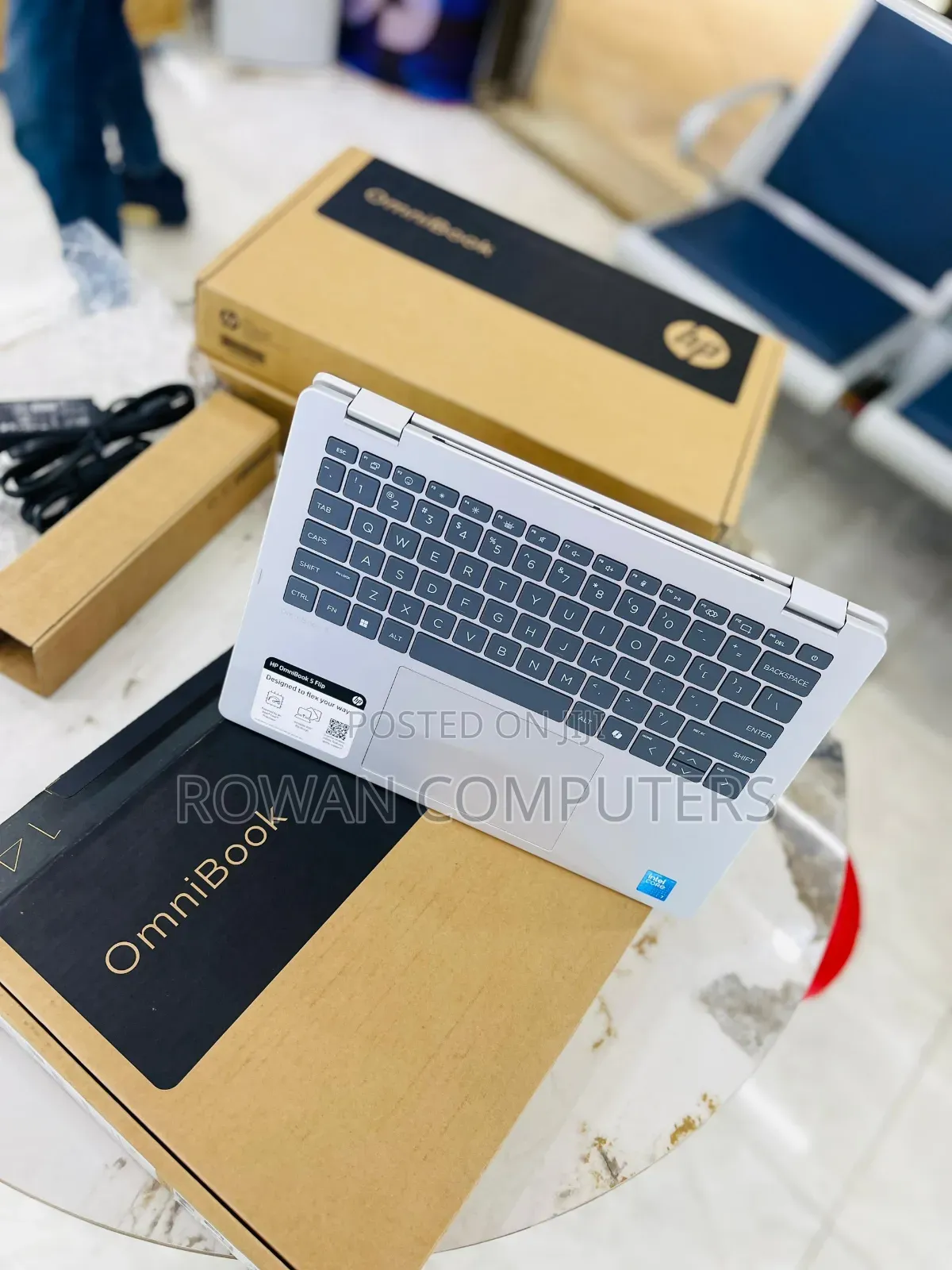 New Laptop HP OmniBook 5 Flip 16GB Intel Core i5 SSD 512GB