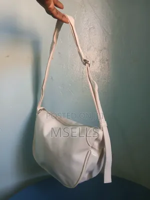 Shoulder Bag (Cream)