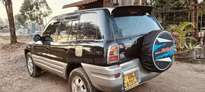 Toyota RAV4 1999 Black